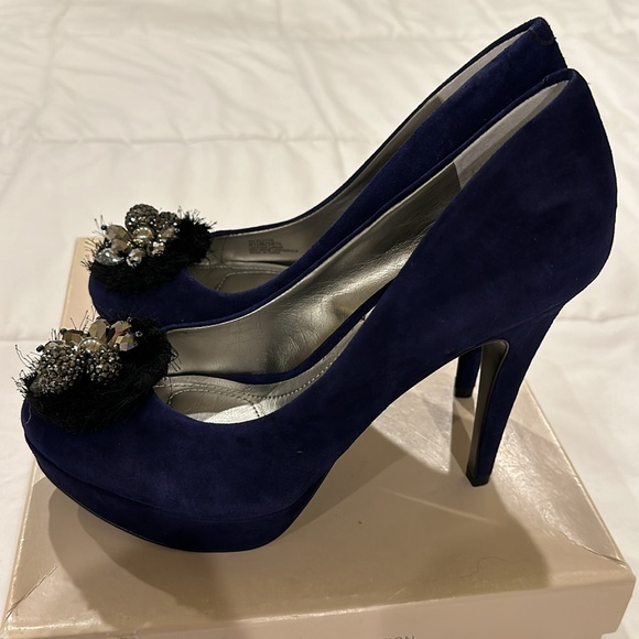 Bcbg blue suede heels 8.5 NIB - Picture 5 of 5
